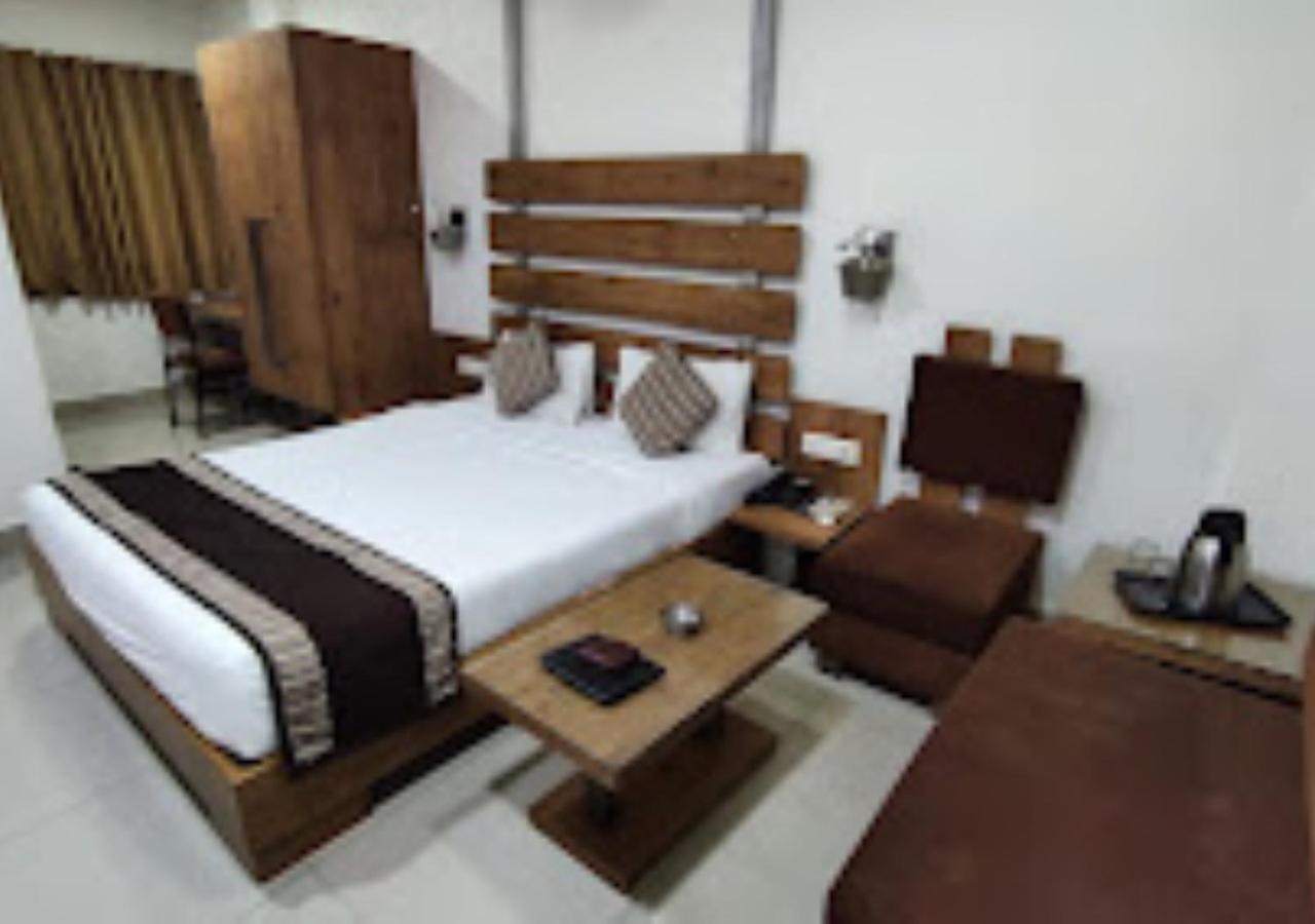 Hotel Siddharth Premiere Chandrapur Exterior foto